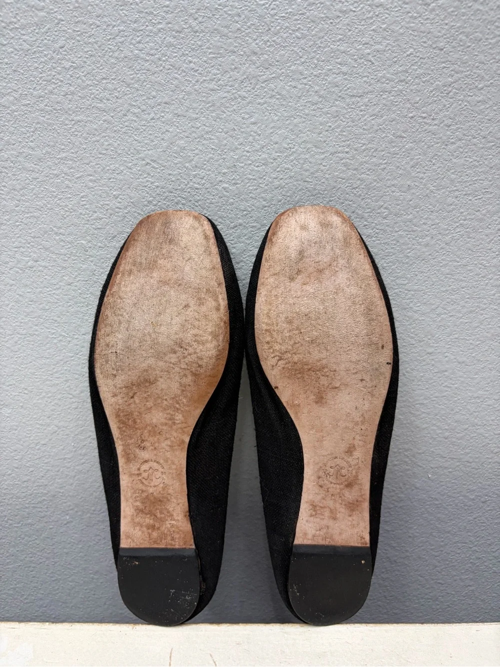 Johnston and Murphy Womens Embroidered Flats Loafers Slip On Black White Size 8